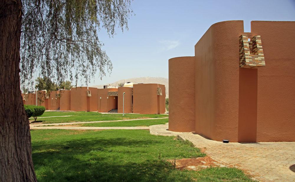 One To One Hotel & Resort Ain Al Faida Ал Айн Екстериор снимка