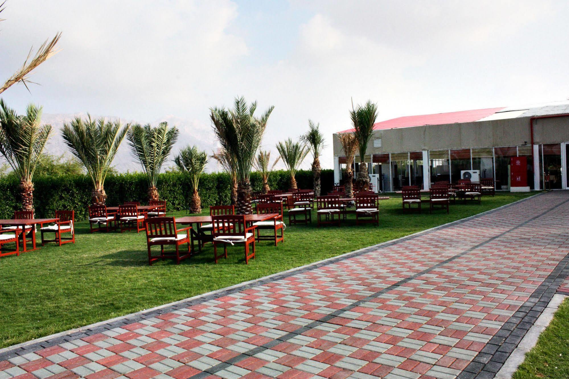 One To One Hotel & Resort Ain Al Faida Ал Айн Екстериор снимка