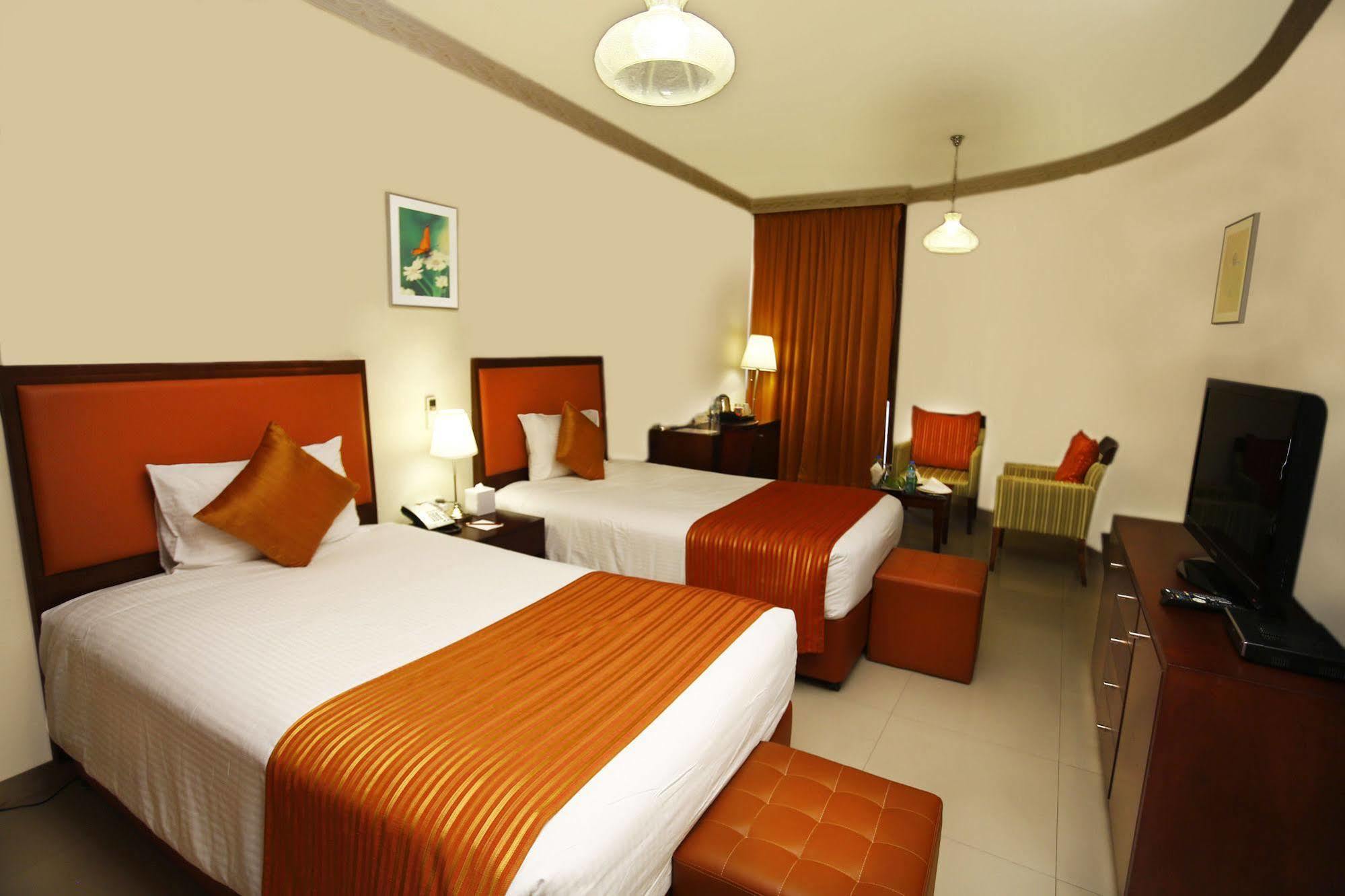 One To One Hotel & Resort Ain Al Faida Ал Айн Екстериор снимка