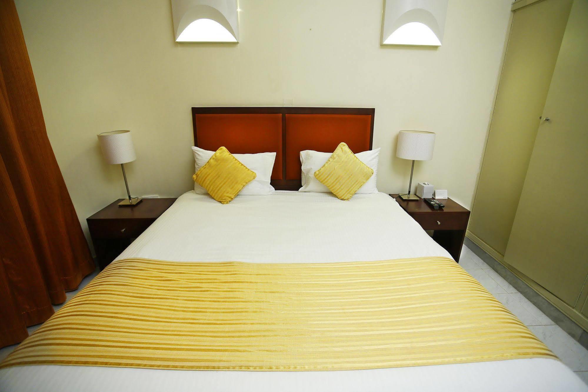 One To One Hotel & Resort Ain Al Faida Ал Айн Екстериор снимка