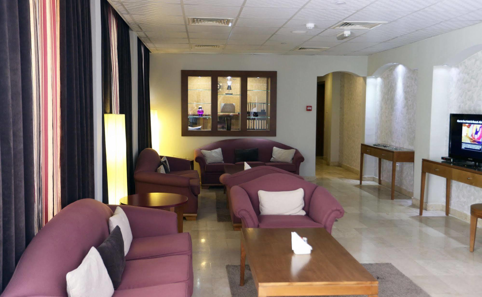 One To One Hotel & Resort Ain Al Faida Ал Айн Екстериор снимка